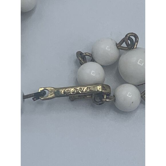 Vtg Coro Triple Strand White Gold Beaded Necklace Aurora Borealis Statement - Picture 8 of 8